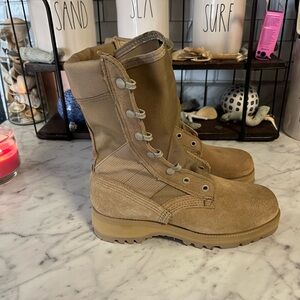 Vibram US military issued Tan Combat Boots new size 3W